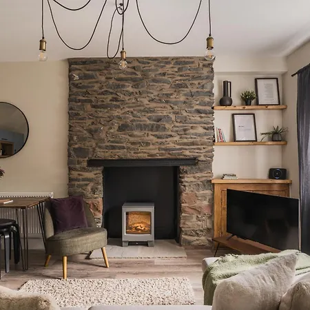 Dom wakacyjny Ferry View Cottage, 3 Bed En-suite, Hot Tub *