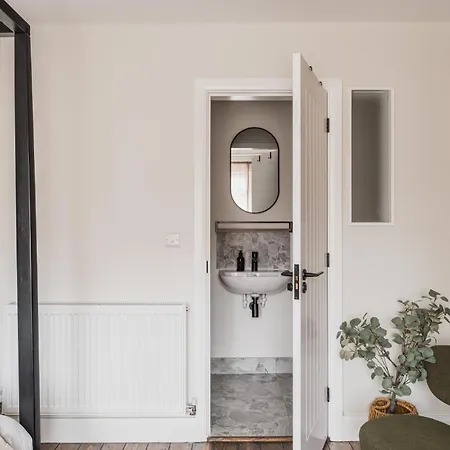 Ferry View Cottage, 3 Bed En-suite, Hot Tub Tatil Evi