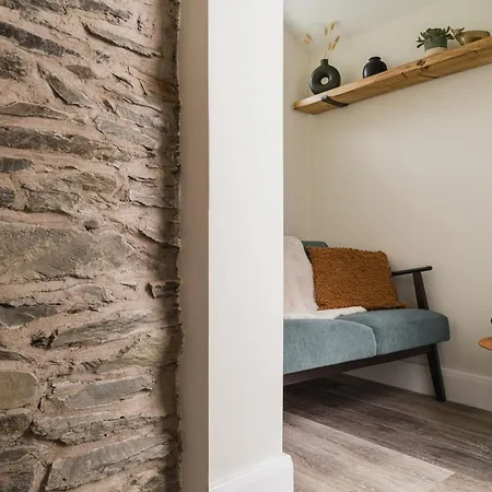 Dom wakacyjny Ferry View Cottage, 3 Bed En-suite, Hot Tub Bowness-on-Windermere